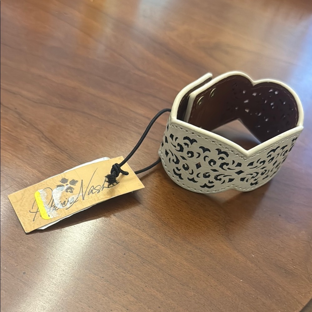 Leather Cutout Heart Cuff Bracelet - Cream